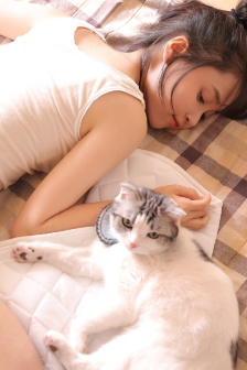 女人高潮时会一拱一拱的吗